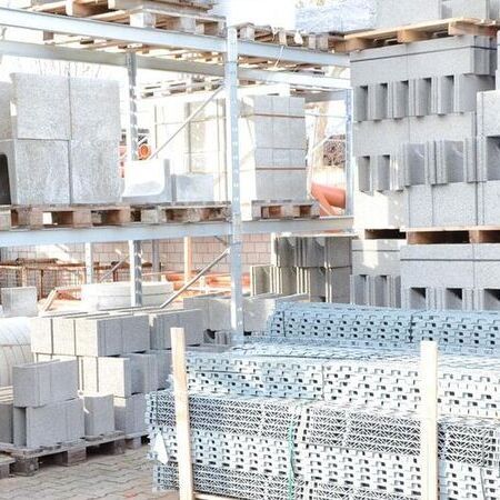 Betonware auf dem Baustoffhof